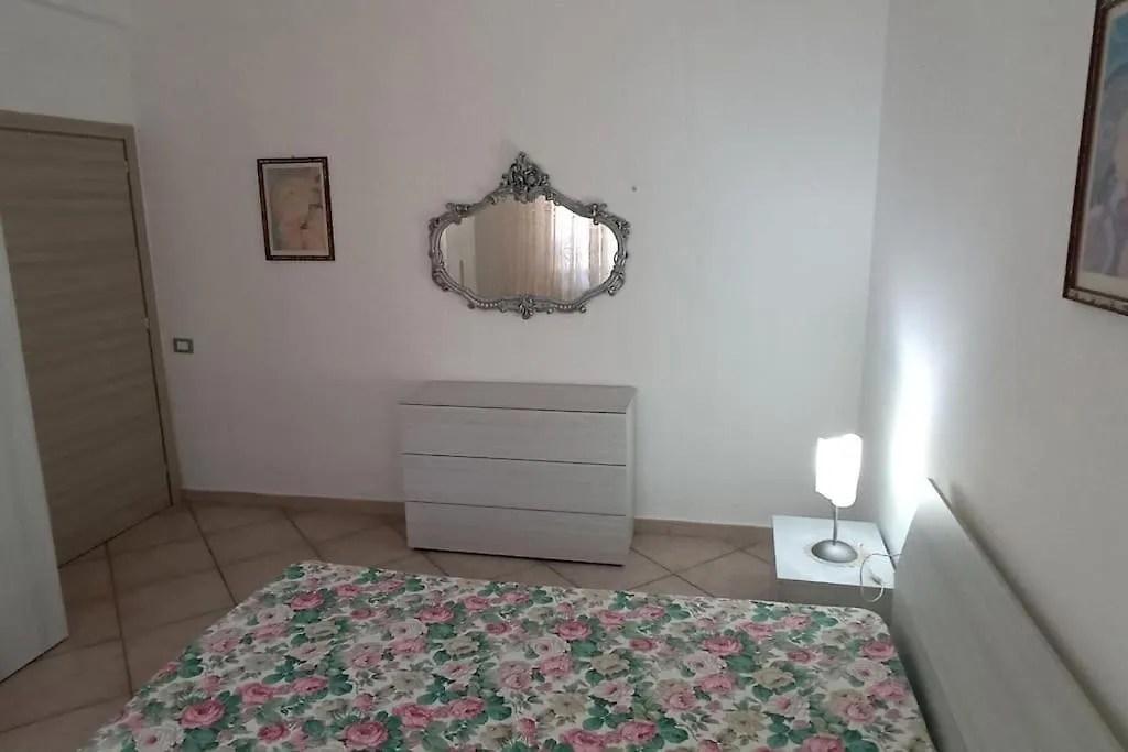 פיומבינו Luminoso Appartamento Sul Mare!